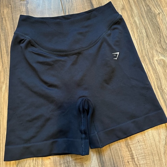 NWOT Gymshark Sweat seamless Shorts
Size small. - Picture 1 of 4